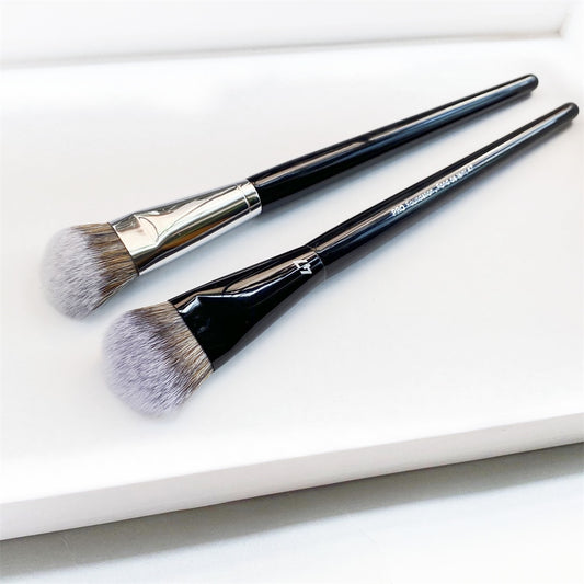 Pro Foundation Brush #47