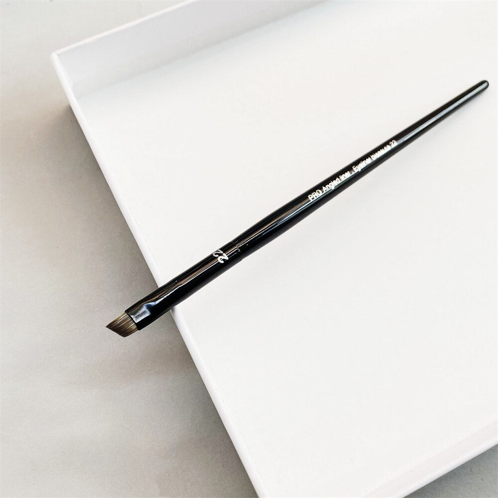 PRO Eyeliner Brush #22