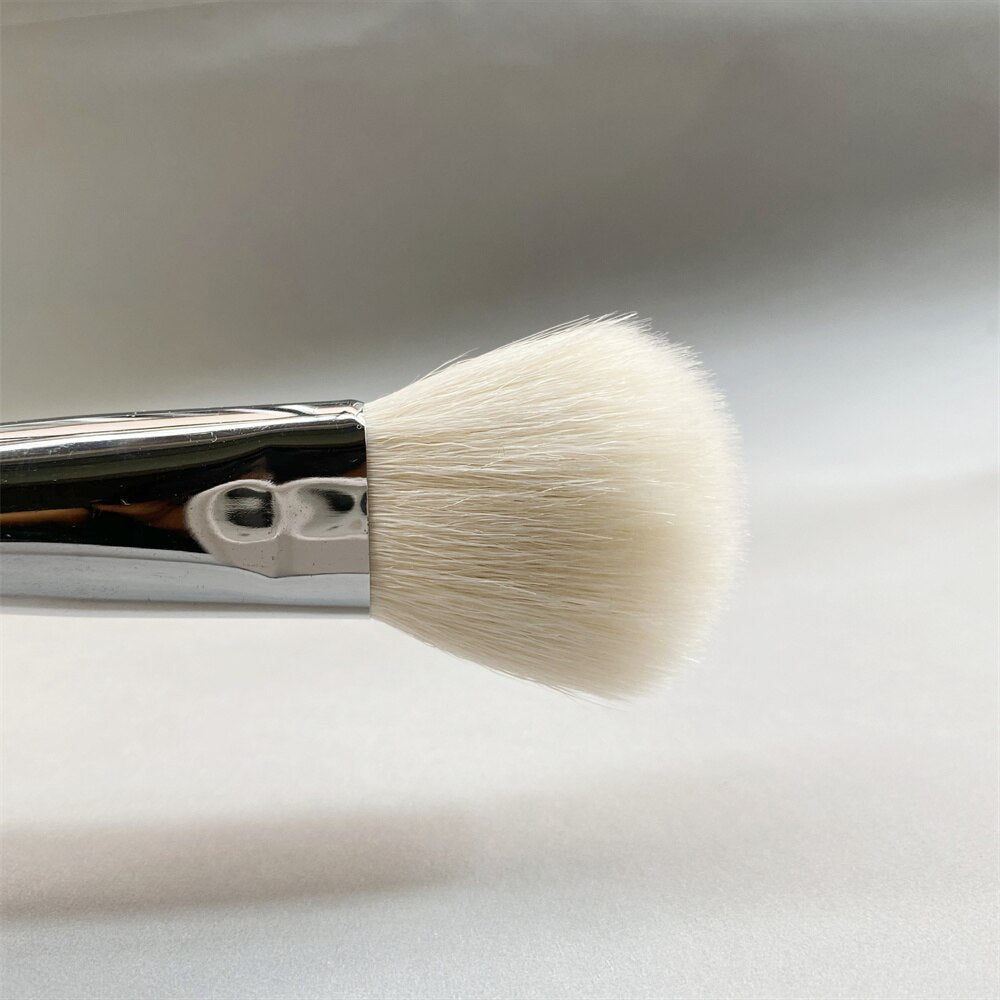 126 Luxe Cheek Finish Brush