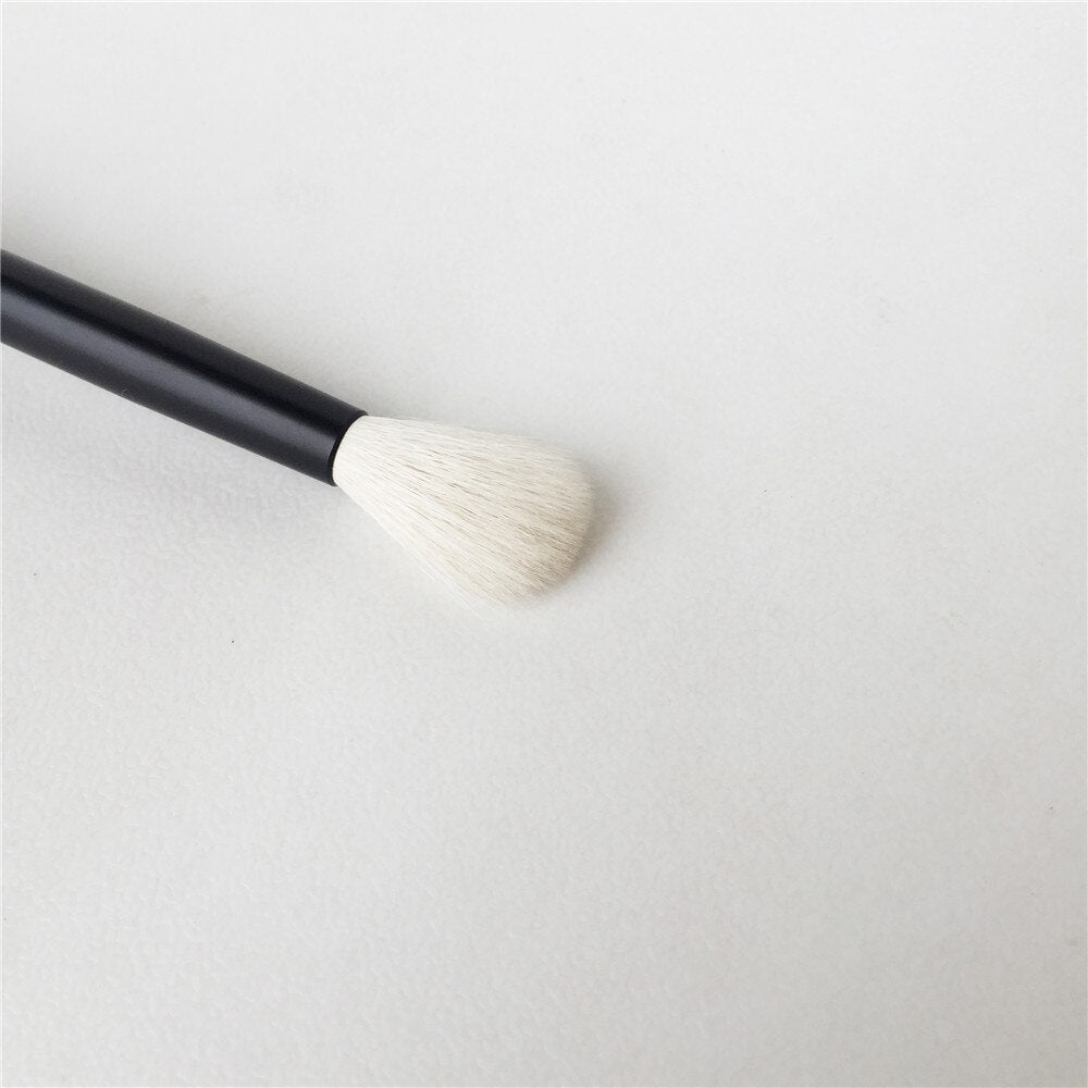 Eyeshadow Blending Brush No. 200