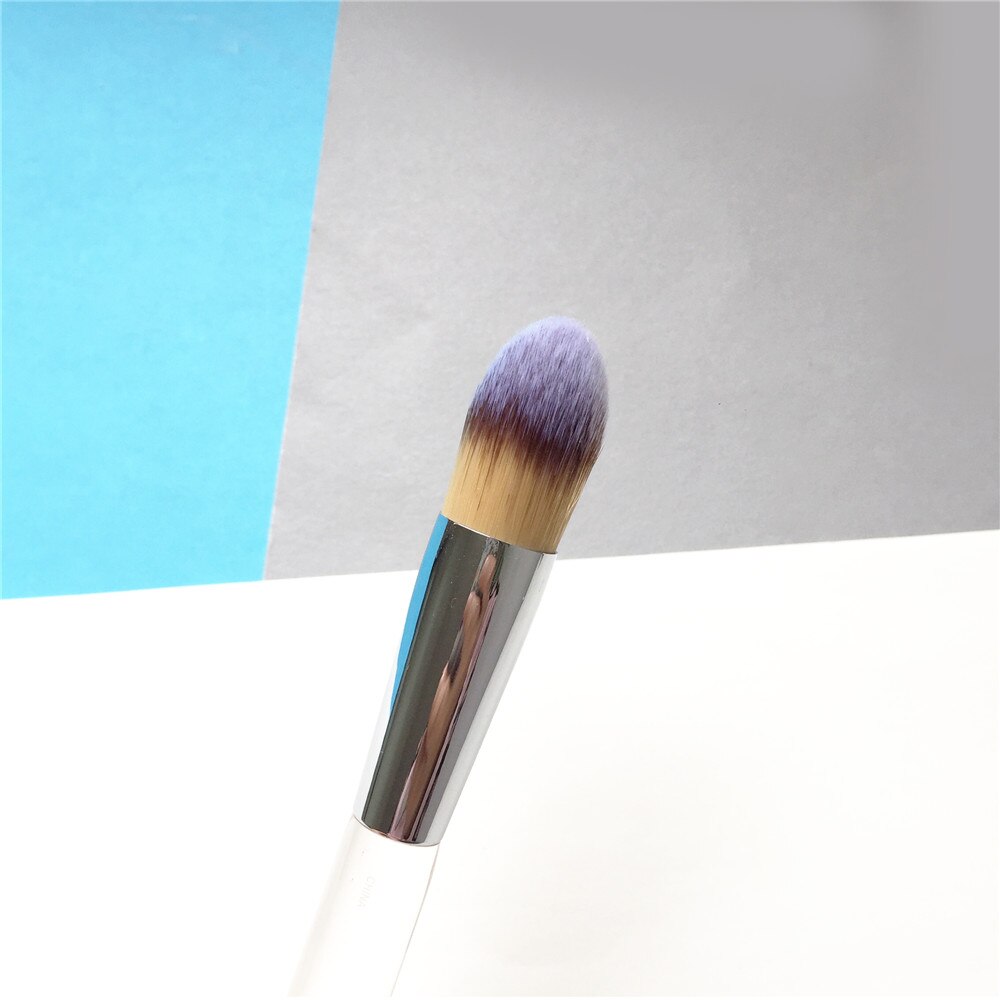 Complexion Enhacer Brush No.84