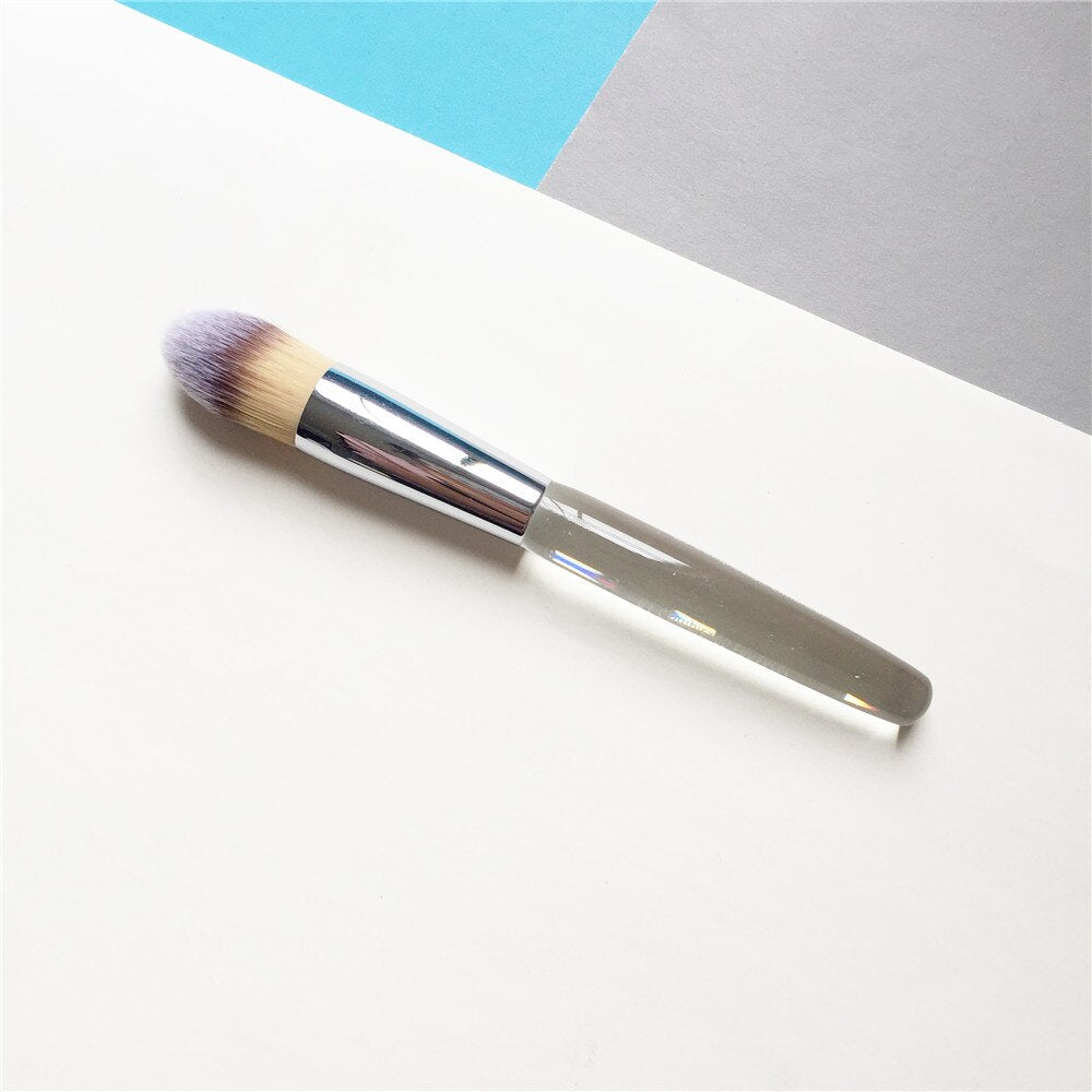 Complexion Enhacer Brush No.84