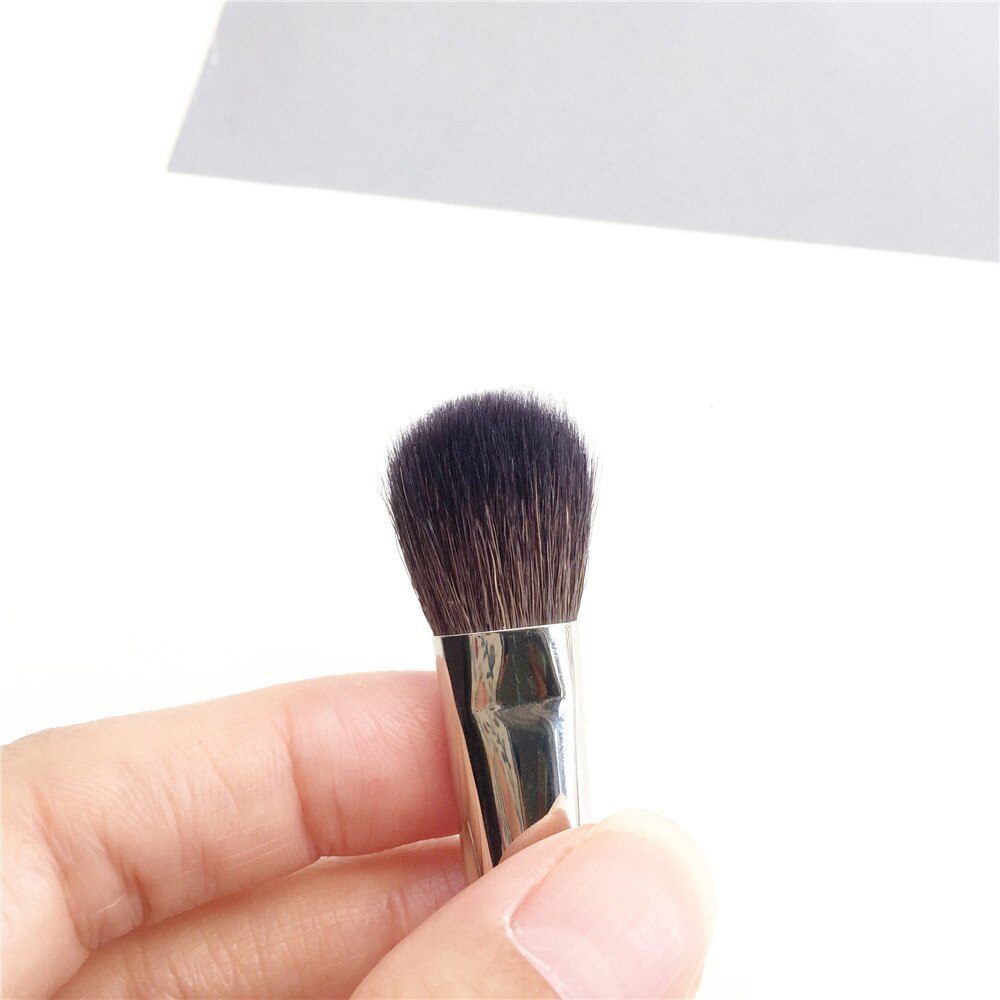 Sheer Application Eye/Cheek Brush No.45