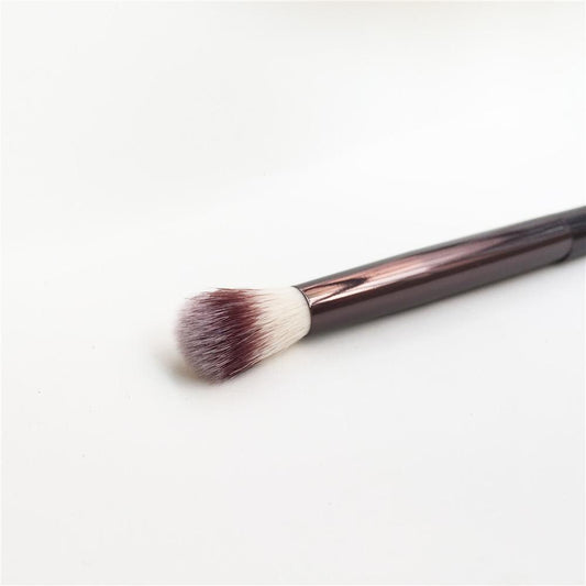 The Nº 4 Crease brush