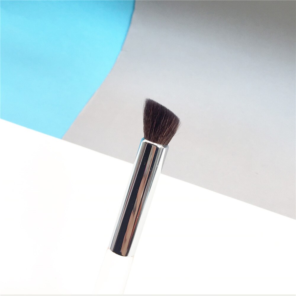 Angled Crease Contour Brush 23