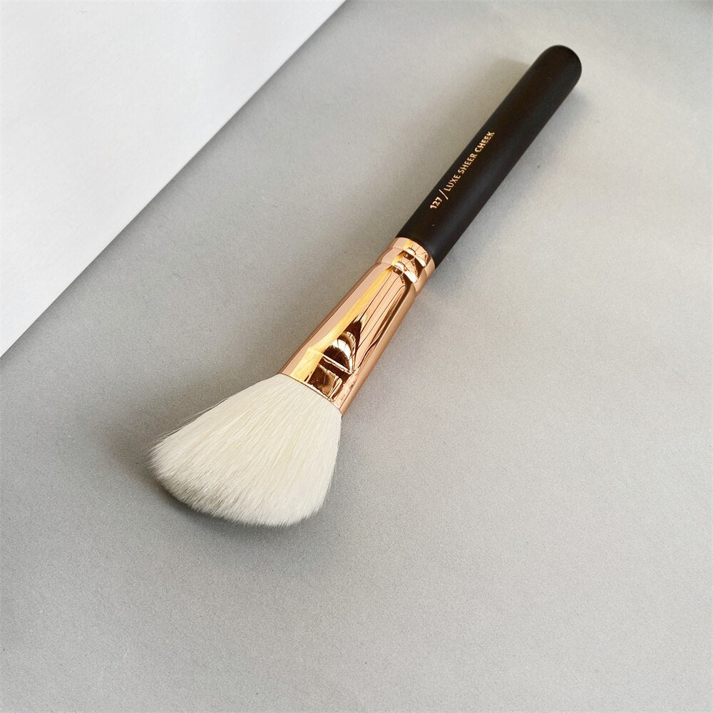 127 Luxe Sheer Cheek Makeup Brush