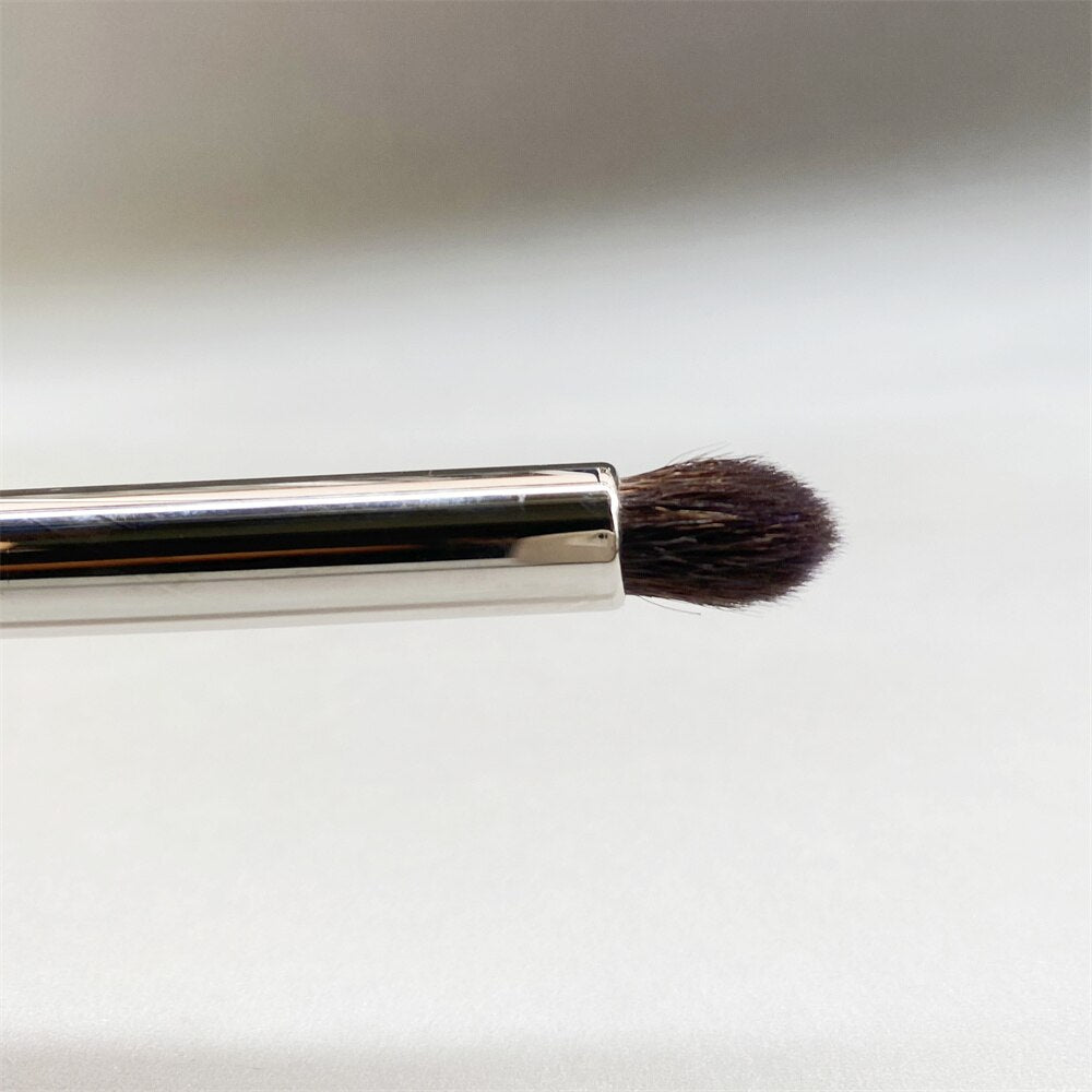 Deep eye contour Brush No.6