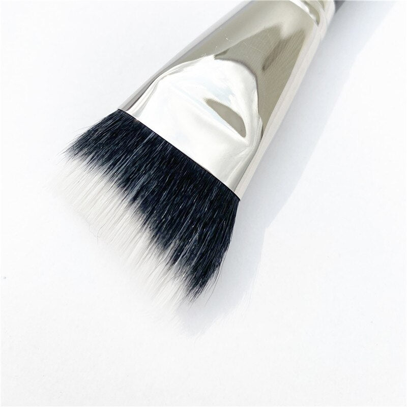 DUO FIBRE CURVED SCULPTING BRUSH  No. 164