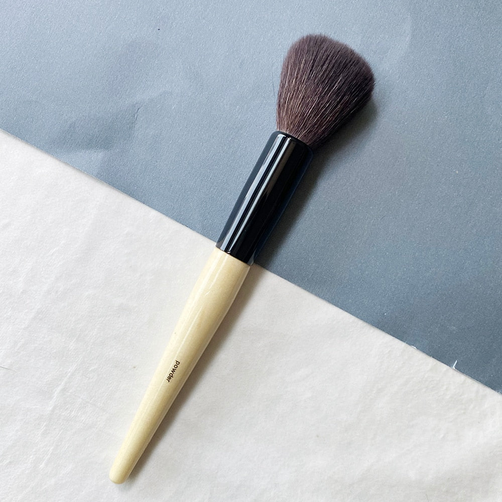 Powder makeup brush