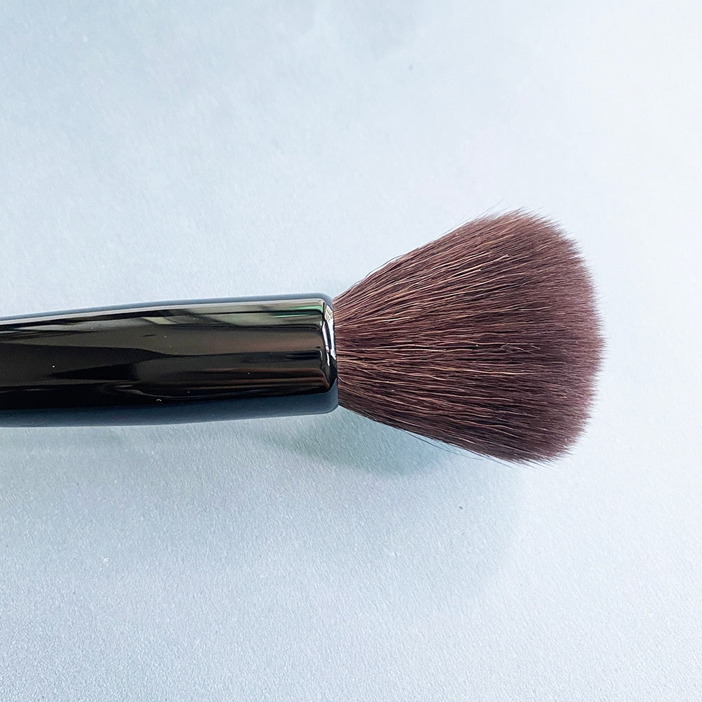 Powder makeup brush