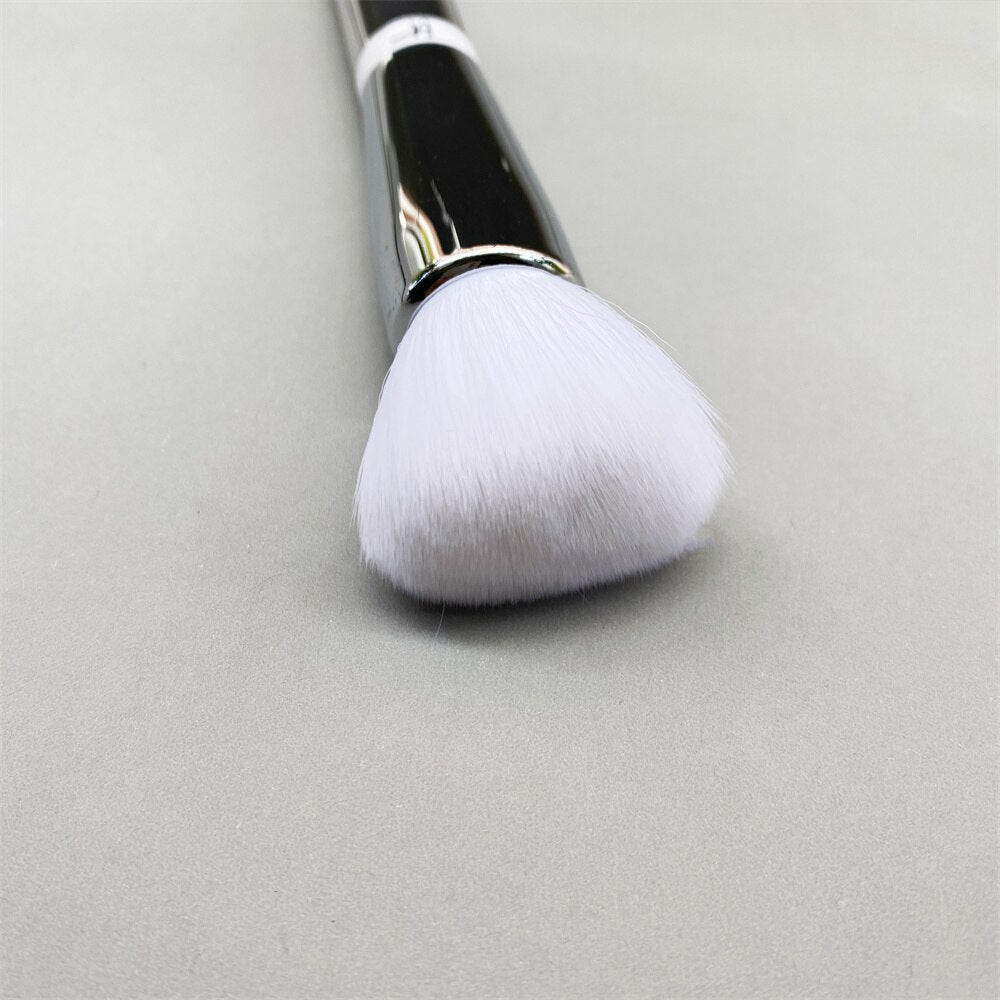 Heavenly Skin CC+ Skin-Perfecting Brush #702