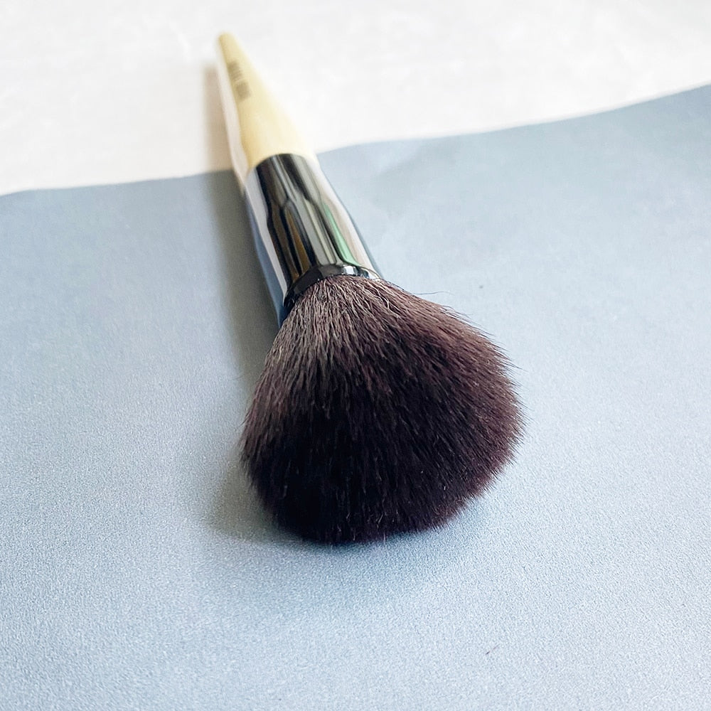 Powder makeup brush