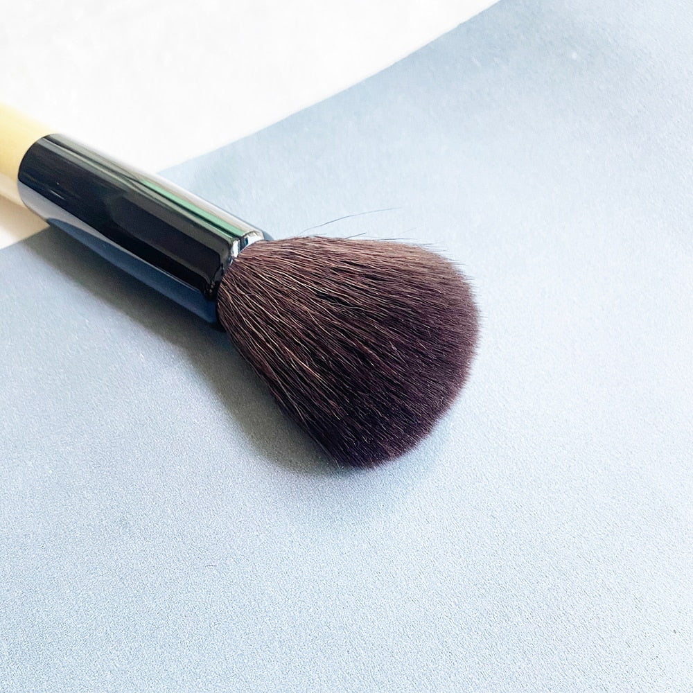 Powder makeup brush