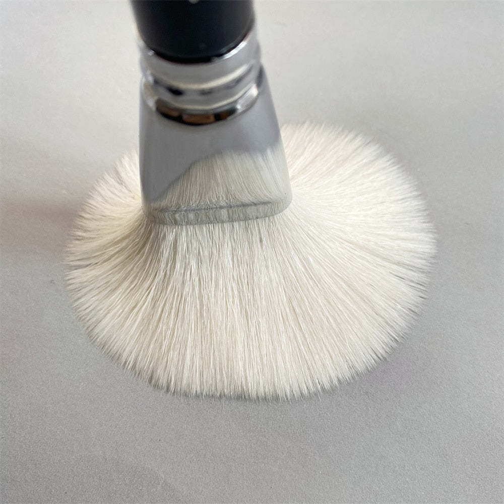 100 Luxe Face Finish Brush