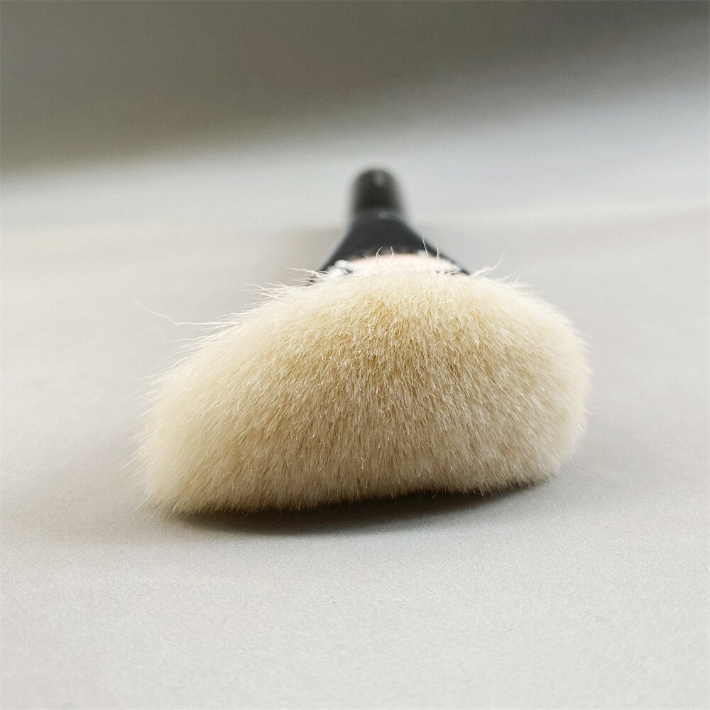 100 Luxe Face Finish Brush