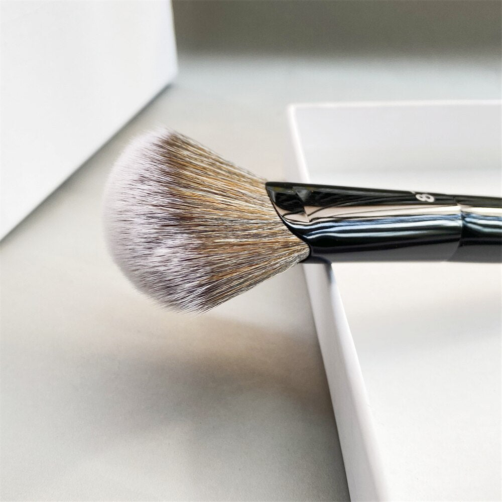 PRO Highlight Fan Makeup Brush #87