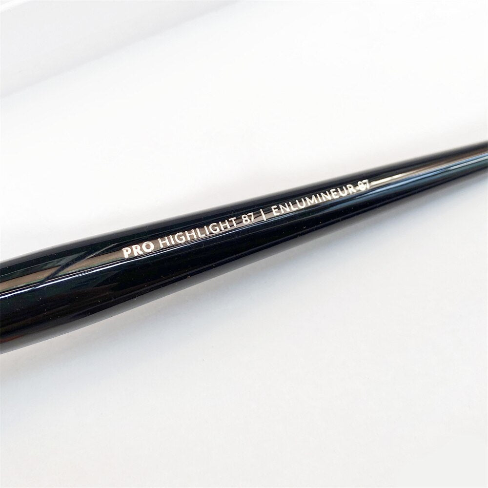 PRO Highlight Fan Makeup Brush #87